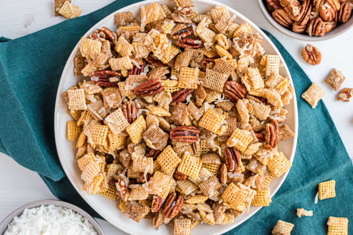 Easy Holiday Chex Mix: From Classic Sweet to Peppermint Perfection